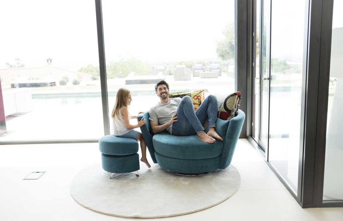 Relaxsessel mit Hocker