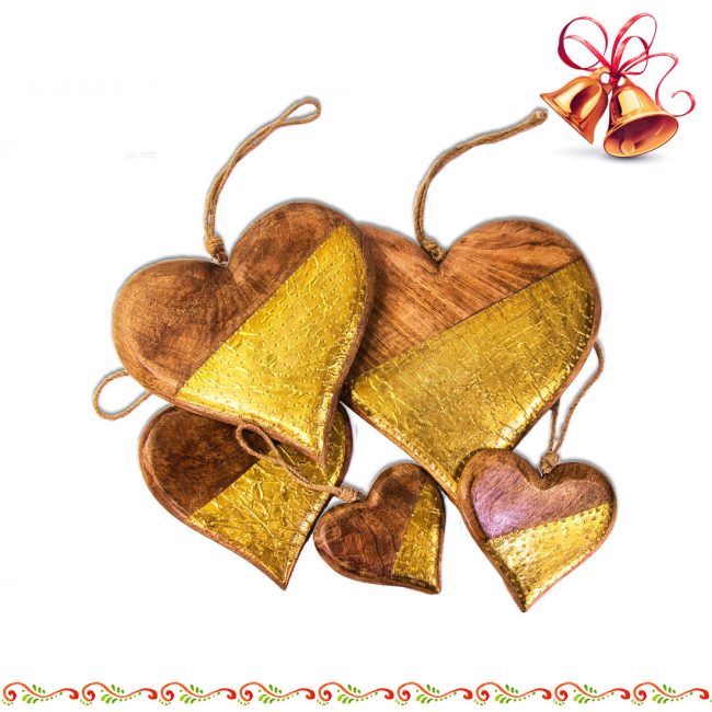 Herzen aus Mango-Holz zum aufhängen mit Metall goldfarben