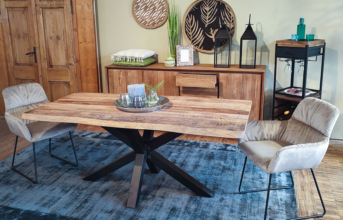 Tisch mit Sternenfuss schwarz