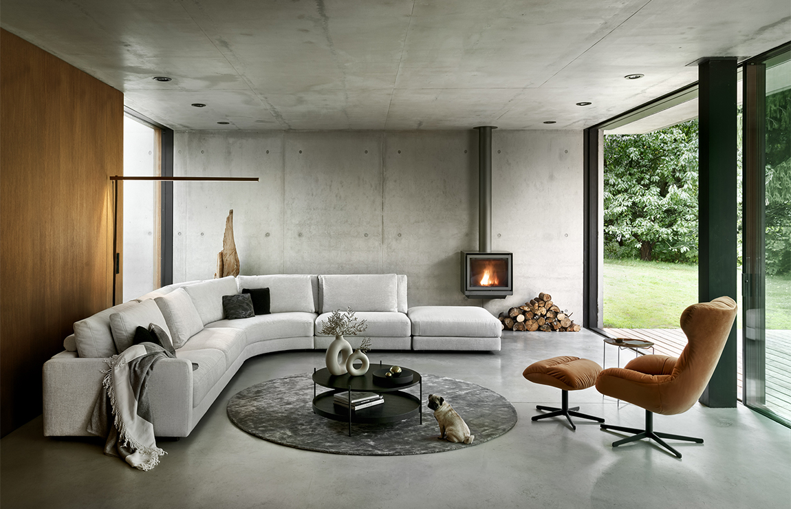 großes Sofa in hell