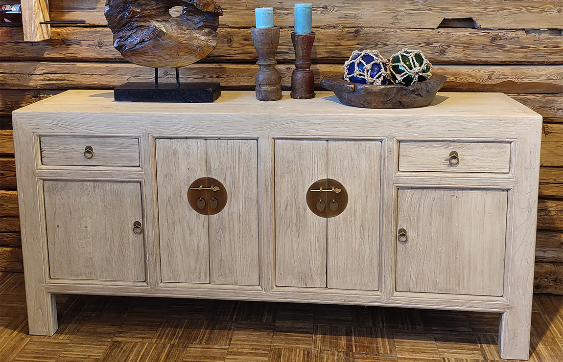 Massive Altholz Möbel in Natur