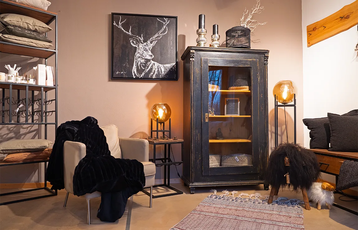 China Lack Glasvitrine