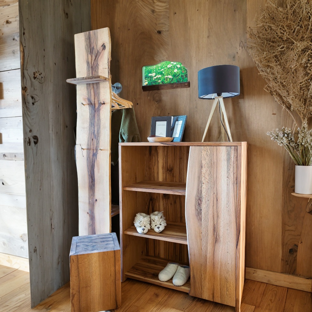 Garderobe aus massiver Zerreiche – mit Hutablage, Schirmständer, Roheisenstange & Haken